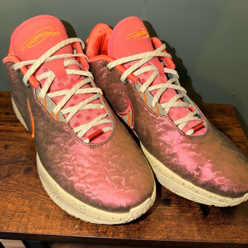 Nike LeBron 21 "Queen Conch" basketball shoe